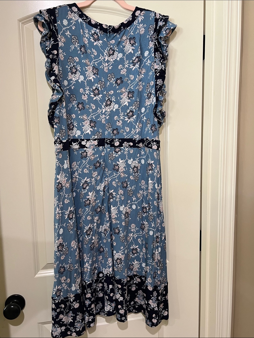 LOFT Dusty Blue Floral knee length Dress with Ruffle Sleeves c38 - Picture 6 of 7